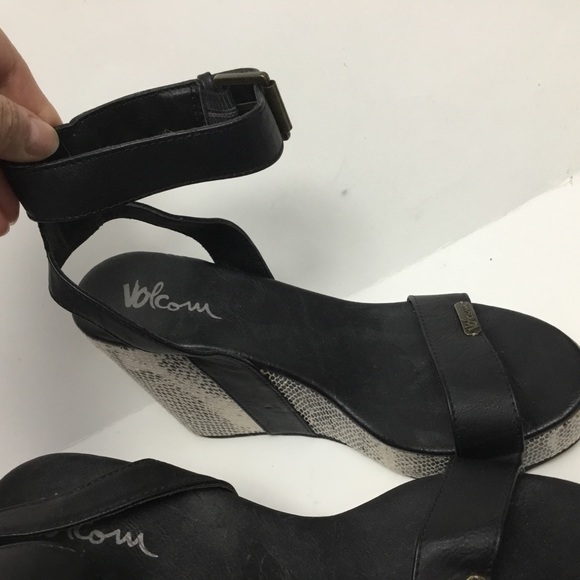 VOLCOM Platform Sandals - Picture 7 of 16